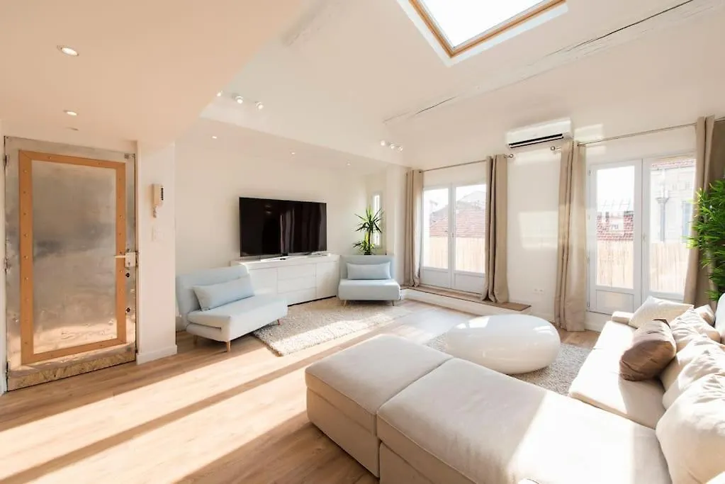 Duplex Cannes Plein Centre, Zone Pietonne, 2 Chambres 0*,  Francie