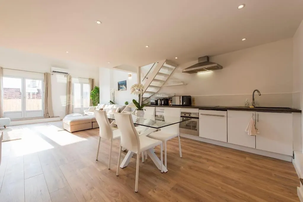 Duplex Cannes Plein Centre, Zone Pietonne, 2 Chambres 0*,  Francie